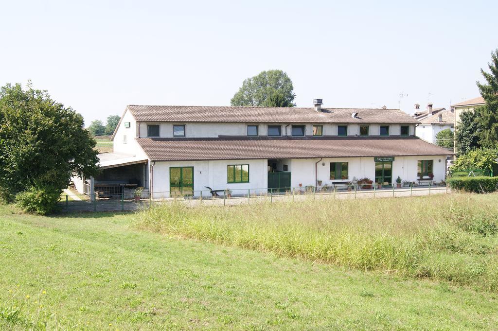 Вилла Agriturismo La Valbona San Martino Siccomario Экстерьер фото